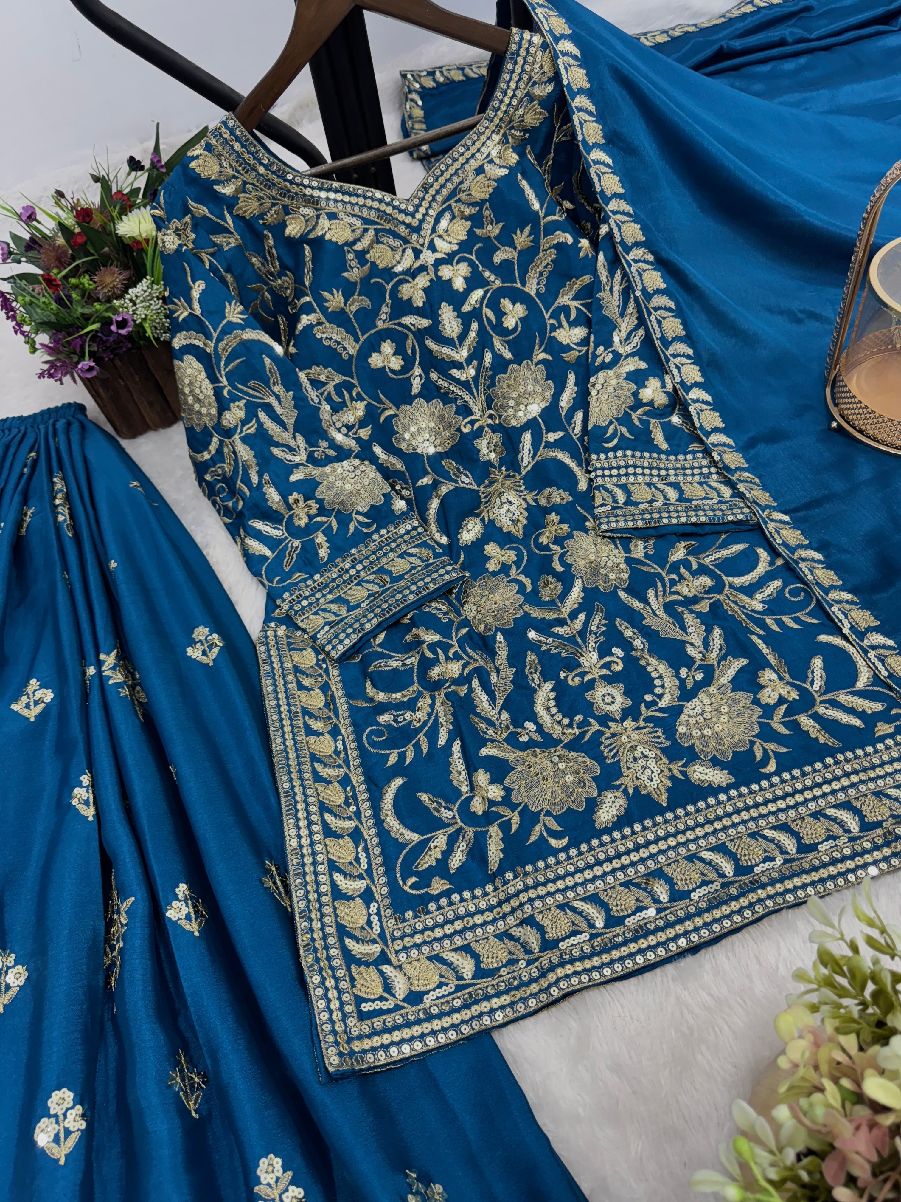 कढ़ाई और सीक्वेंस वर्क के साथ डिज़ाइनर टॉप-प्लाज़ो और दुपट्टा