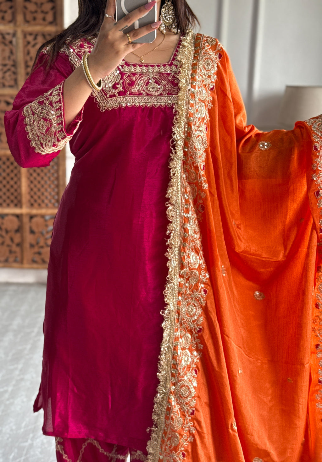 पार्टी वियर डिज़ाइनर टॉप और बॉटम सुंदर दुपट्टे के साथ