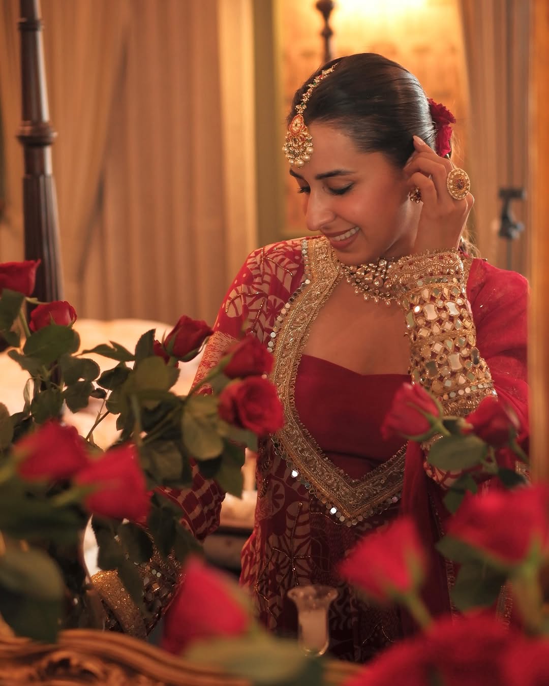 डिज़ाइनर पार्टी वियर सूट सेट कढ़ाई कोडिंग, सेक्विन और असली मिरर वर्क के साथ