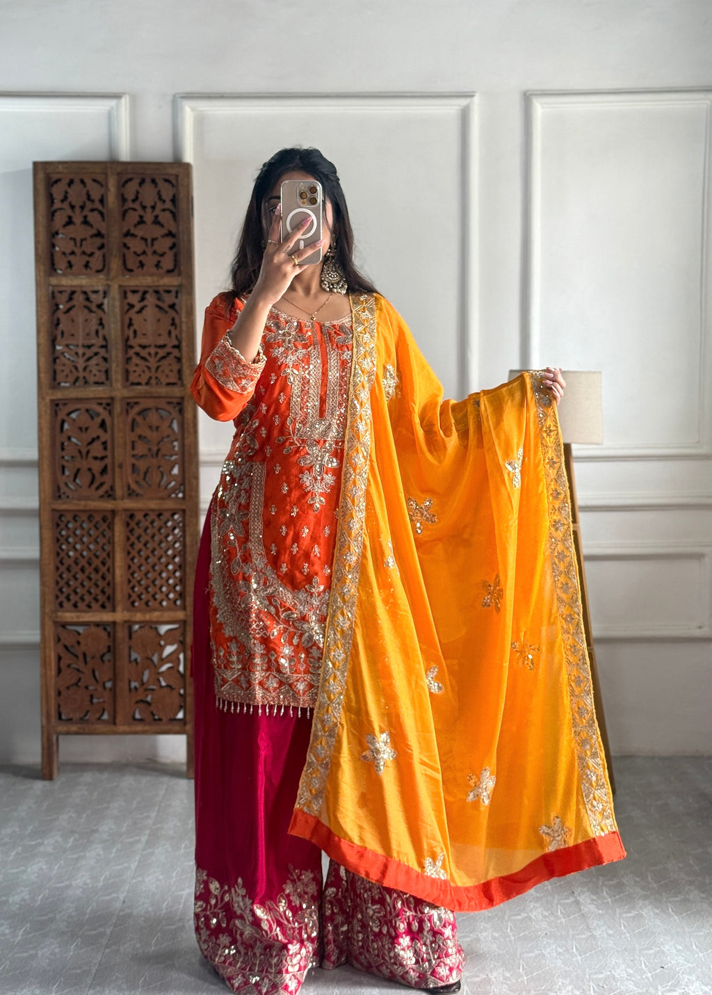 पार्टी वियर डिज़ाइनर टॉप और बॉटम दुपट्टे के साथ