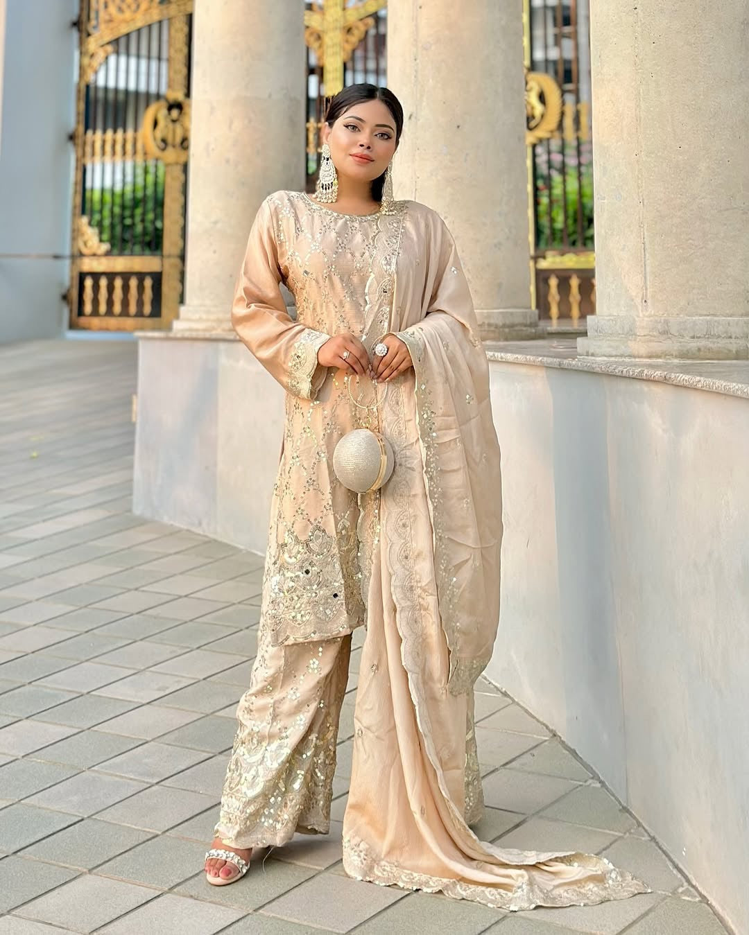 डिज़ाइनर टॉप-बॉटम और दुपट्टा, असली मिरर हैंड वर्क के साथ