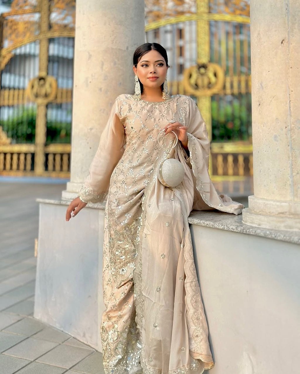 डिज़ाइनर टॉप-बॉटम और दुपट्टा, असली मिरर हैंड वर्क के साथ