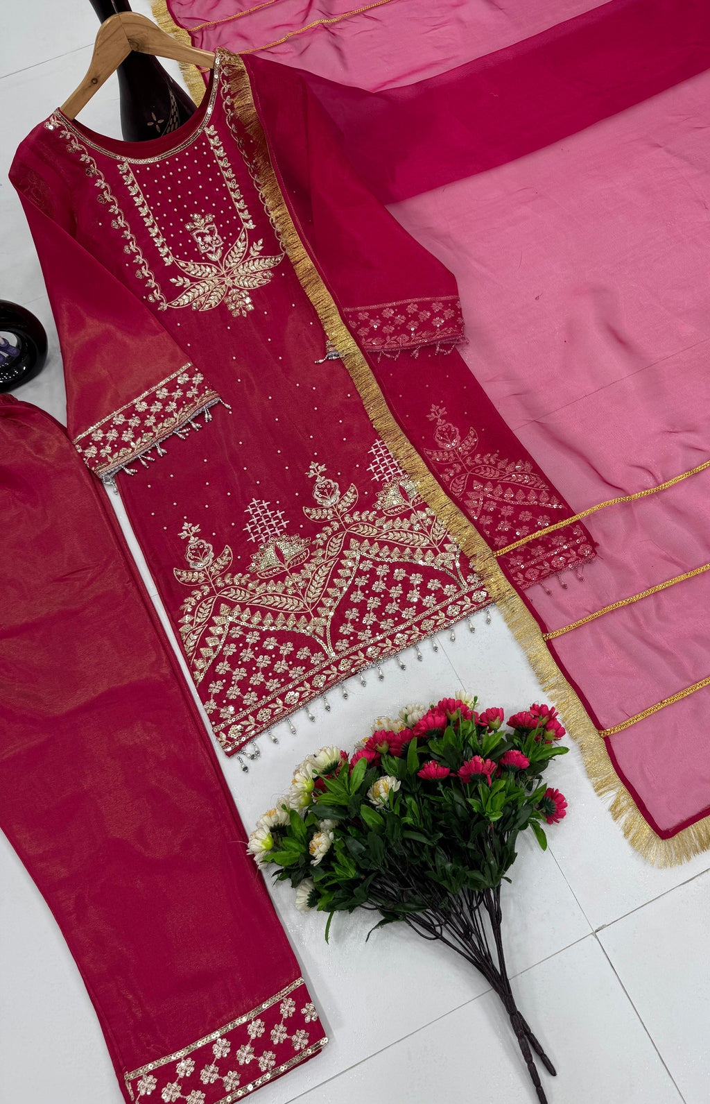 डिज़ाइनर पार्टी वियर टॉप बॉटम और दुपट्टा फैंसी लेस के साथ