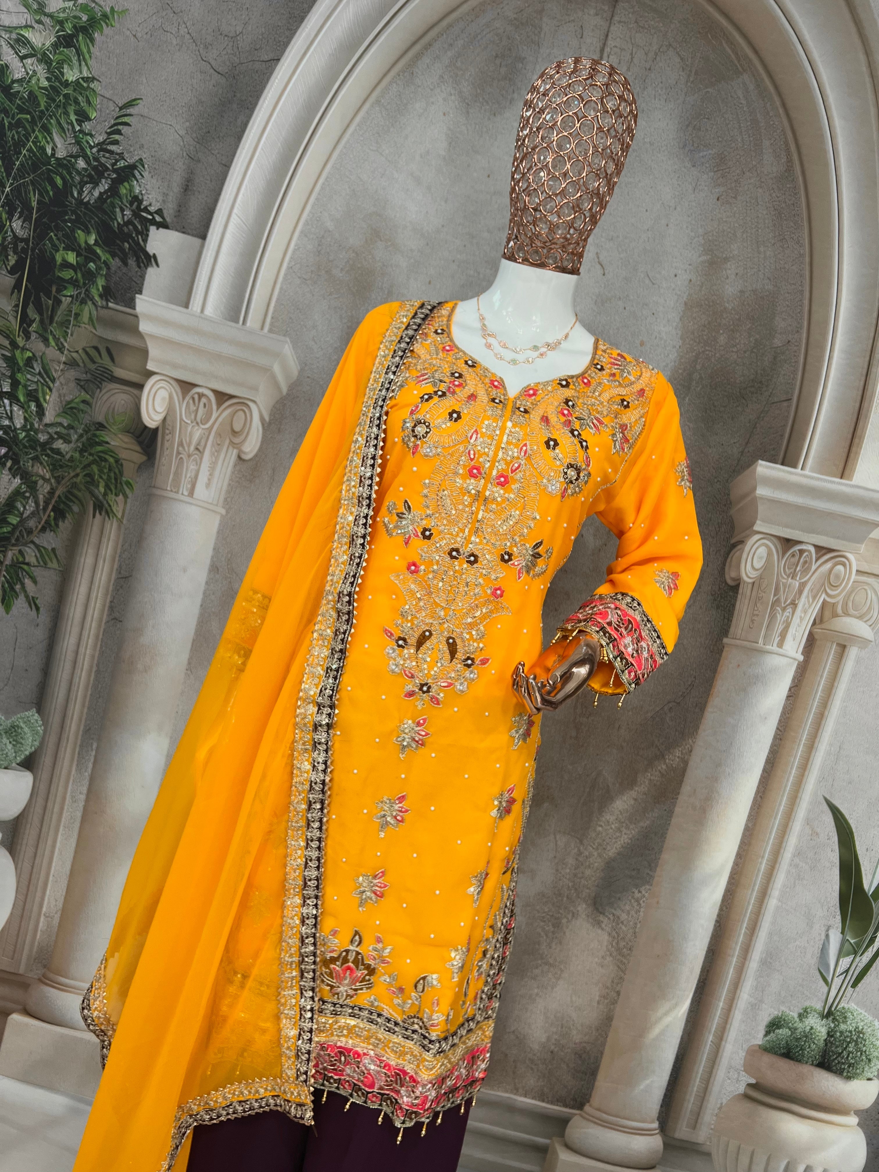 पार्टी वियर डिज़ाइनर टॉप-बॉटम और खूबसूरत दुपट्टा