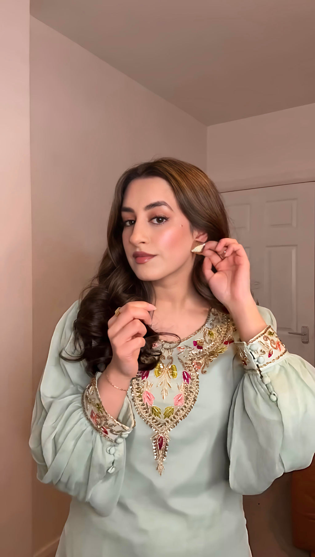 डिज़ाइनर पार्टी वियर लुक टॉप-प्लाज़ो और दुपट्टा हैवी एम्ब्रॉयडरी वर्क के साथ