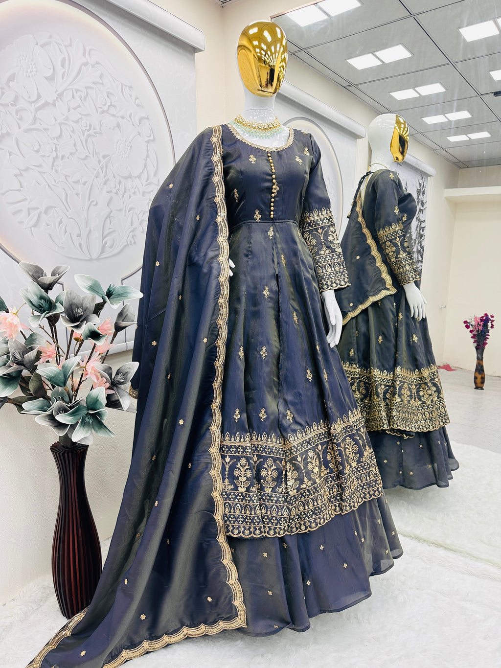 डिज़ाइनर पार्टी वियर लुक सूट सेट कढ़ाई सेक्विन के साथ असली दर्पण के साथ काम करता है