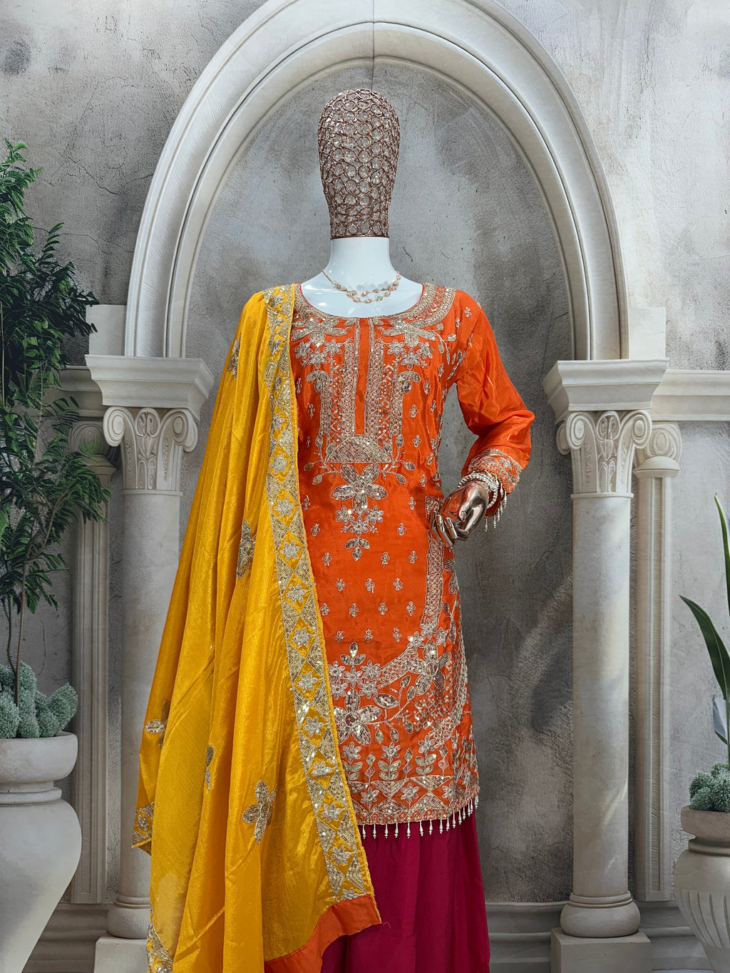 पार्टी वियर डिज़ाइनर टॉप और बॉटम दुपट्टे के साथ