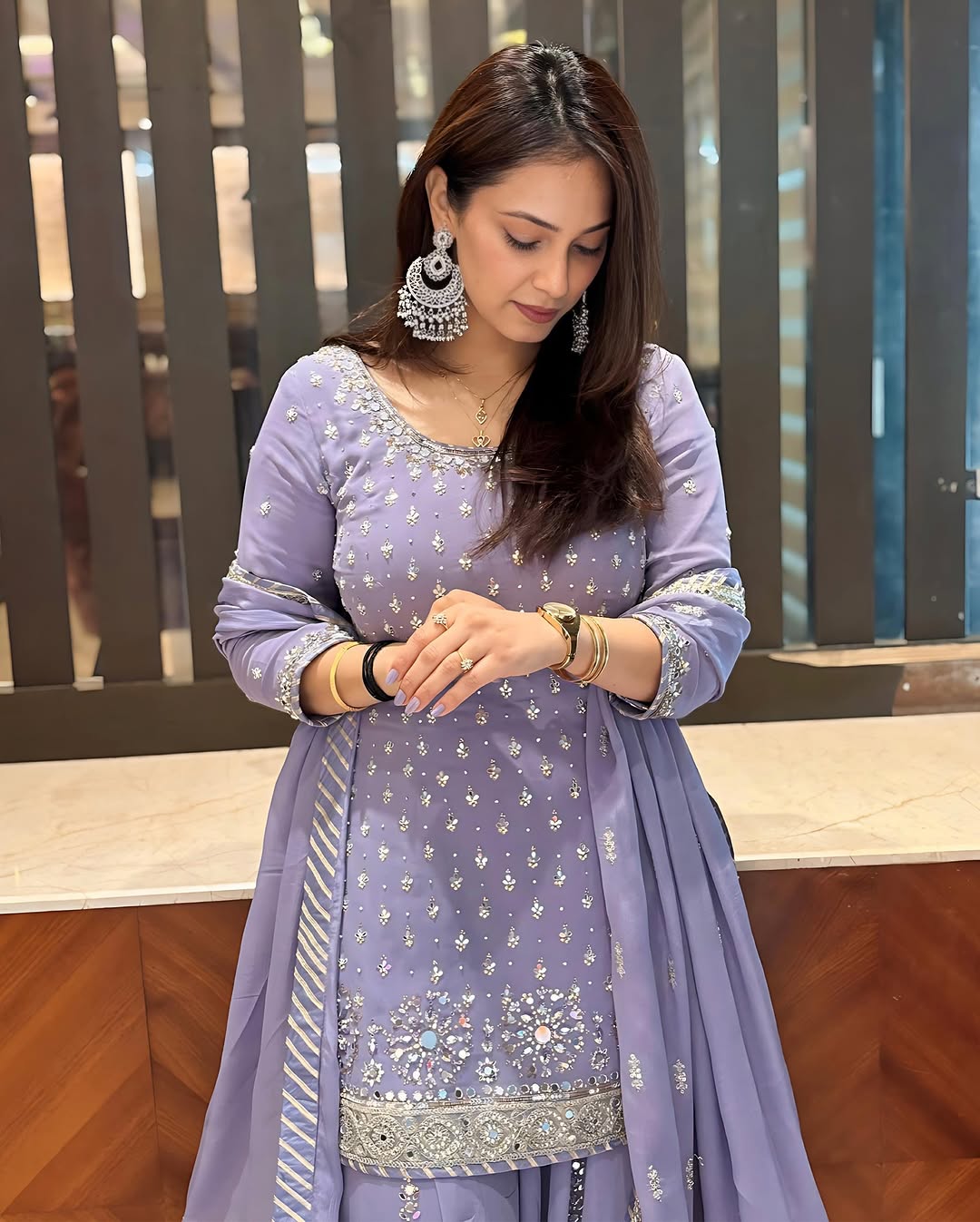 पार्टी वियर खूबसूरत टॉप और प्लाज़ो खूबसूरत दुपट्टे के साथ