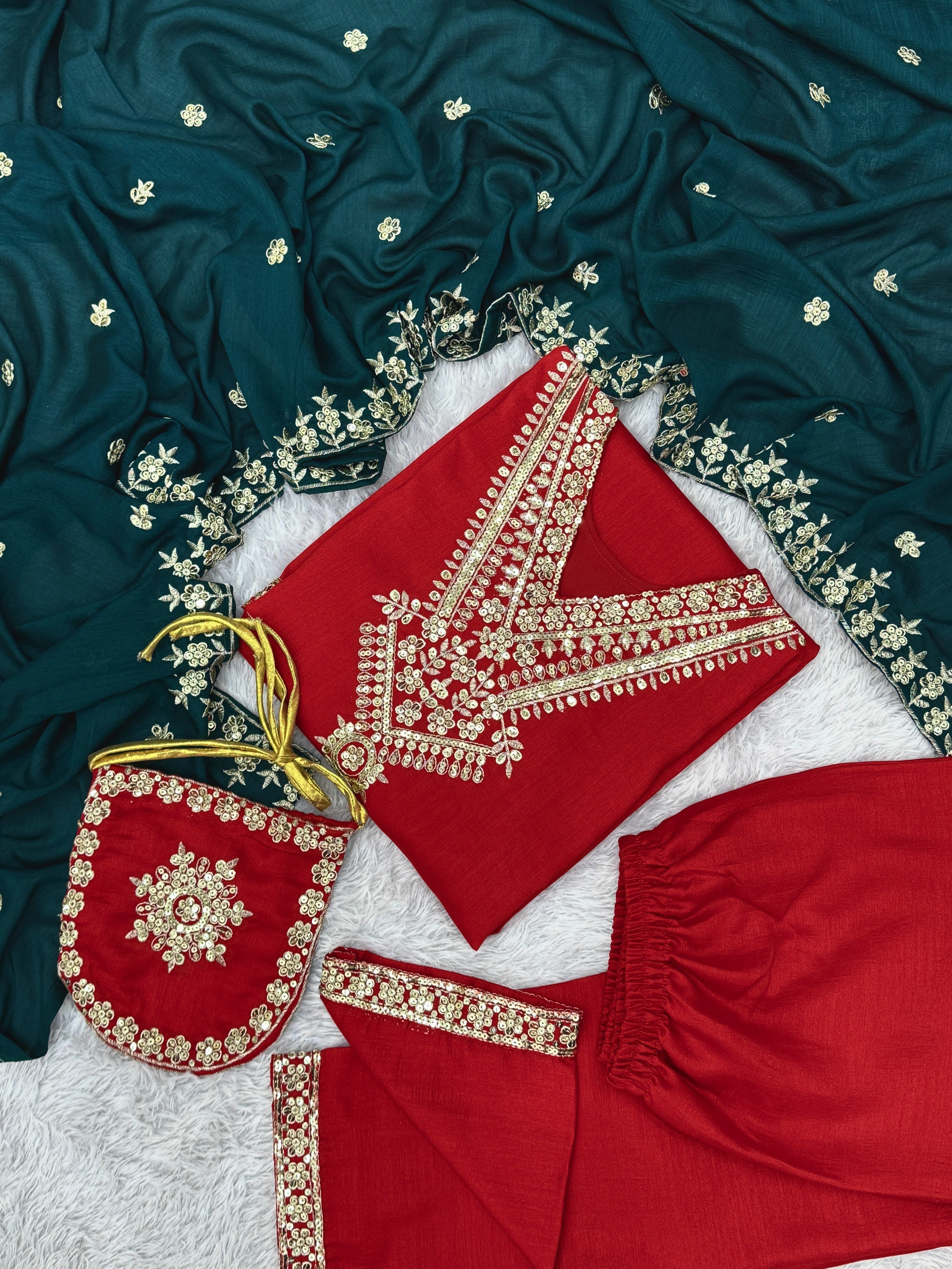 कढ़ाई और सीक्वेंस वर्क वाला फैंसी सूट सेट