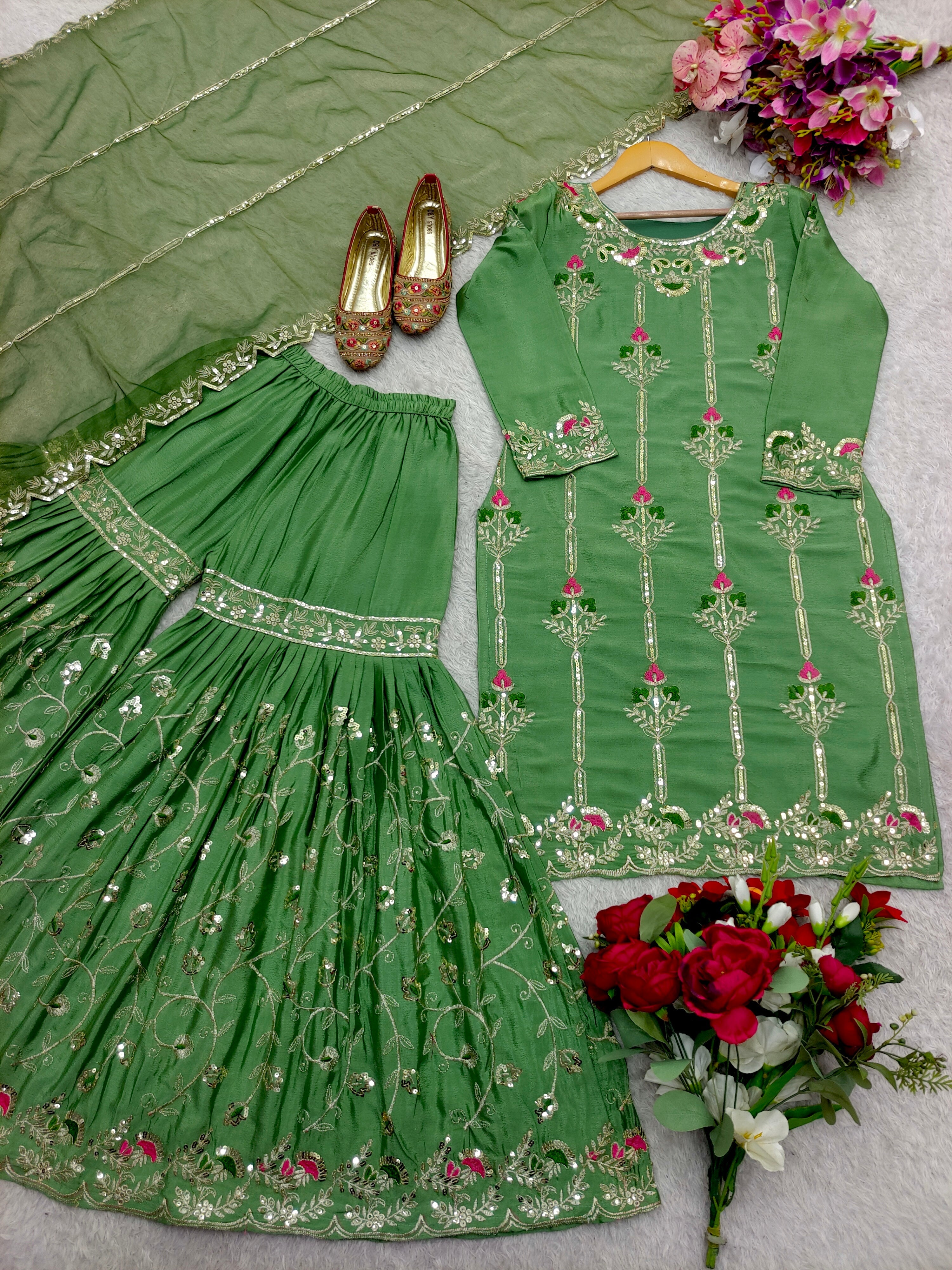 डिज़ाइनर पार्टी वियर टॉप-सररा और दुपट्टा कढ़ाई सीक्वेंस वर्क