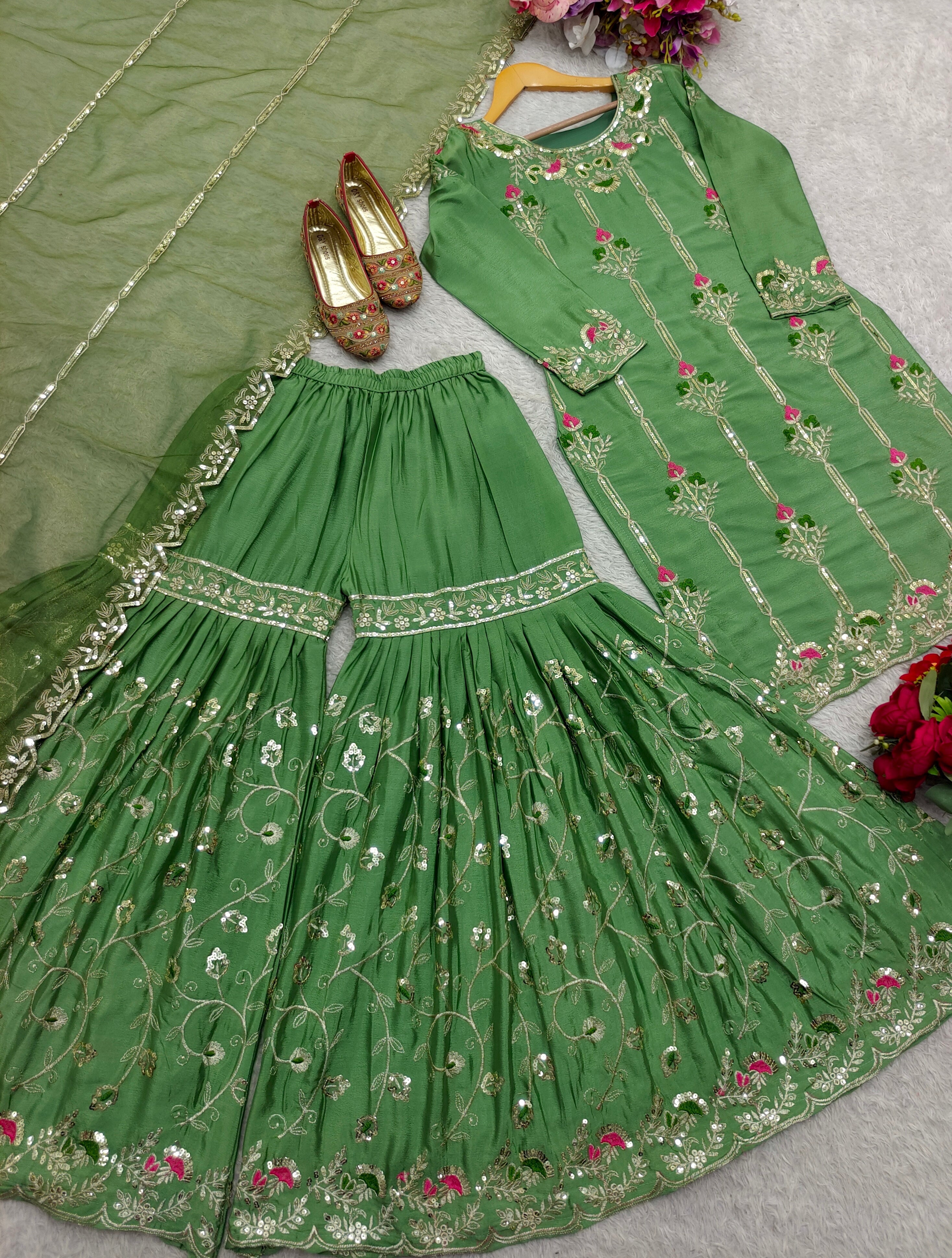 डिज़ाइनर पार्टी वियर टॉप-सररा और दुपट्टा कढ़ाई सीक्वेंस वर्क