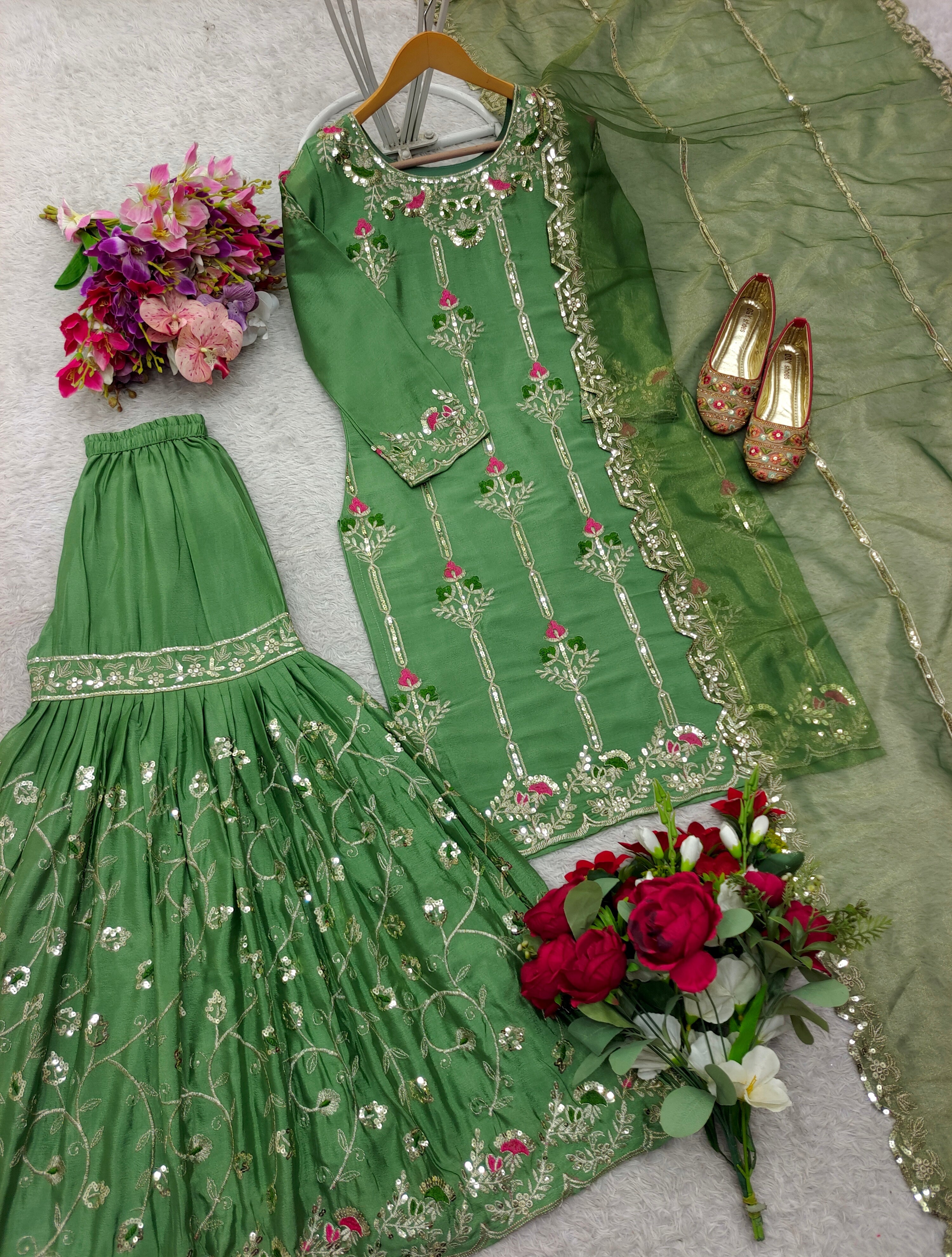 डिज़ाइनर पार्टी वियर टॉप-सररा और दुपट्टा कढ़ाई सीक्वेंस वर्क