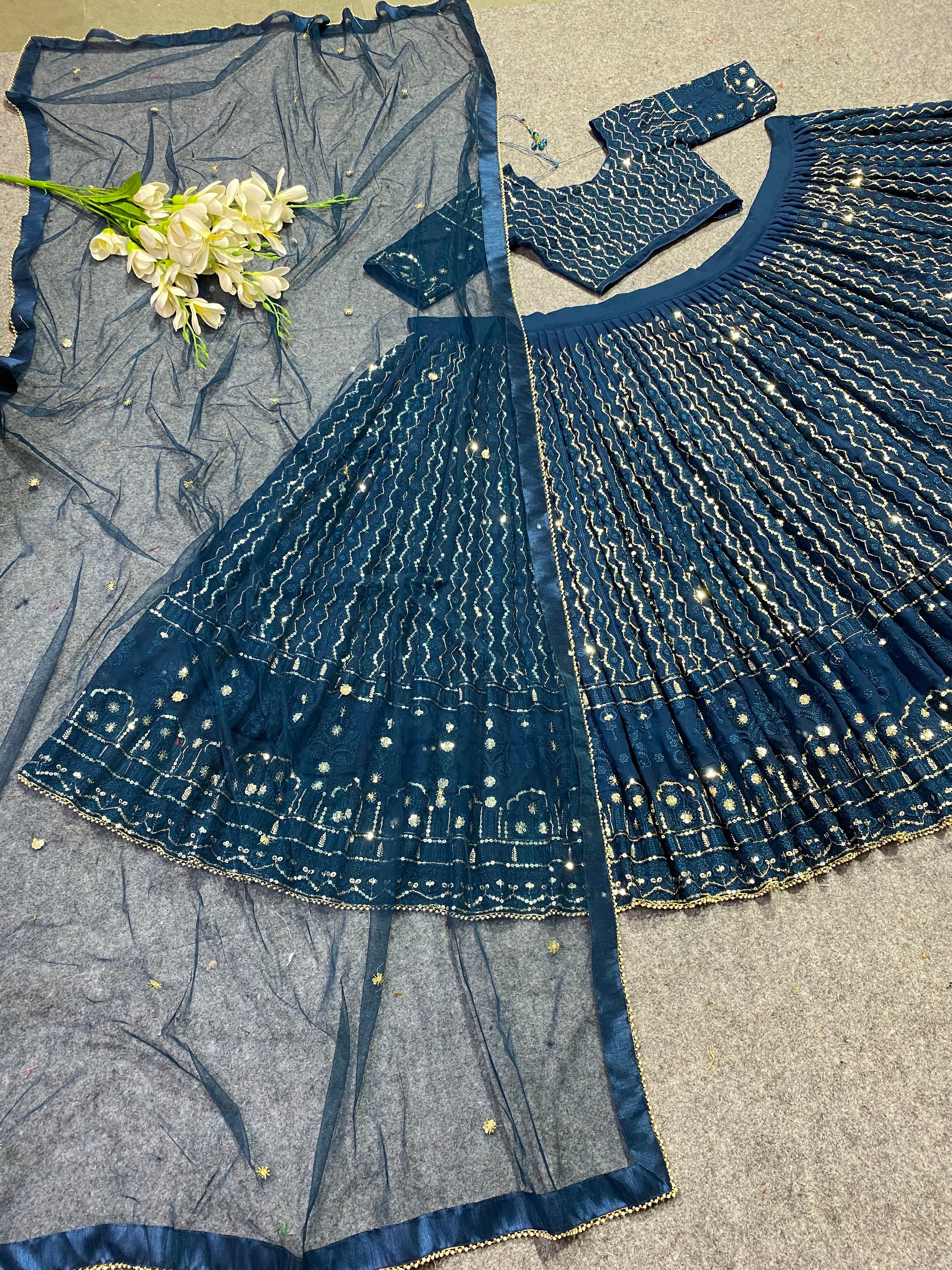 कढ़ाई और सीक्वेंस वर्क के साथ डिज़ाइनर पार्टी वियर लहंगा चोली