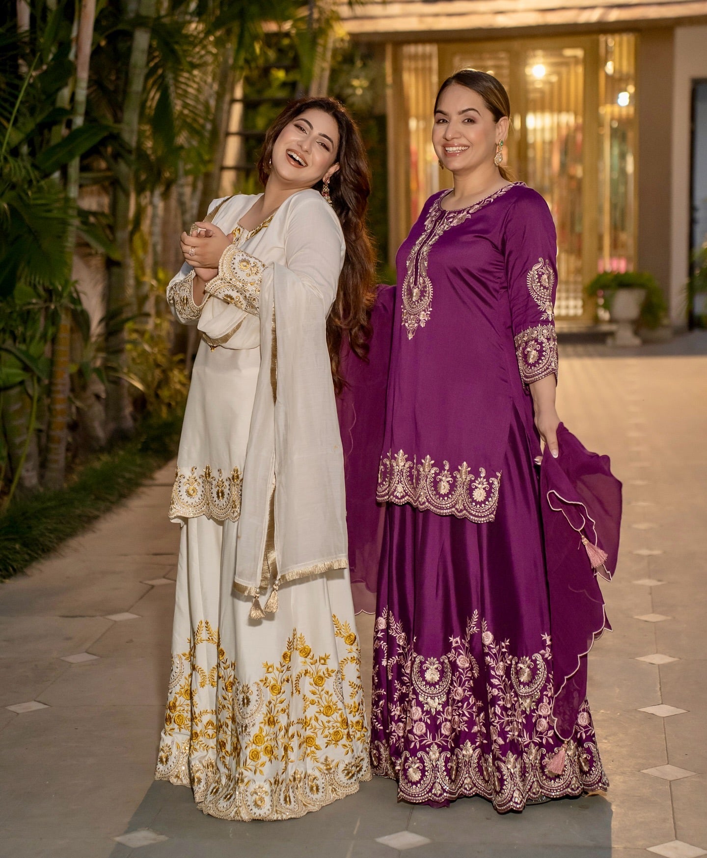 डिज़ाइनर पार्टी वियर लुक टॉप- शरारा और दुपट्टा कढ़ाई वर्क के साथ