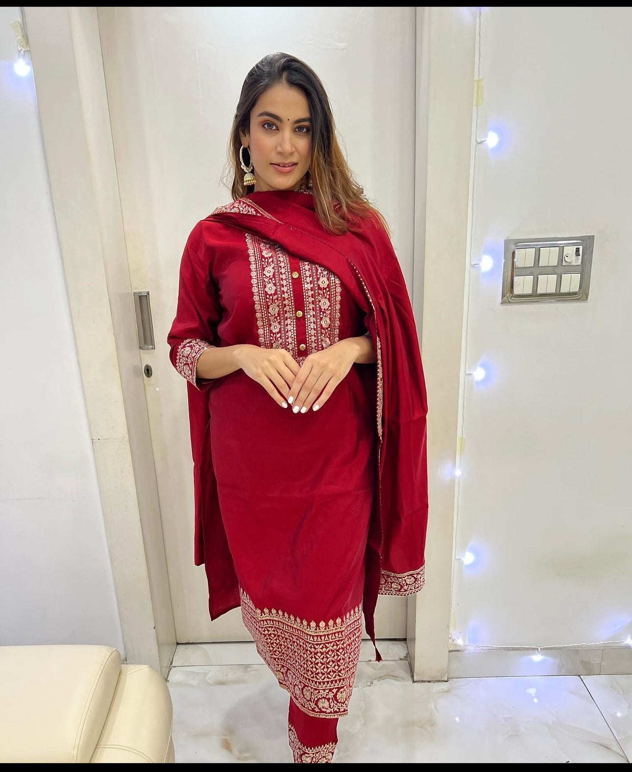 डिज़ाइनर पार्टी वियर टॉप-पेंट और दुपट्टा लेस वर्क के साथ