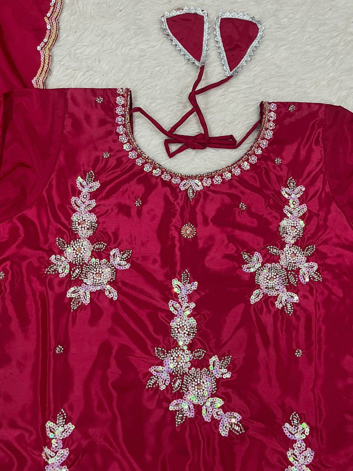 पार्टी वियर डिज़ाइनर टॉप लहंगा और फैंसी दुपट्टा