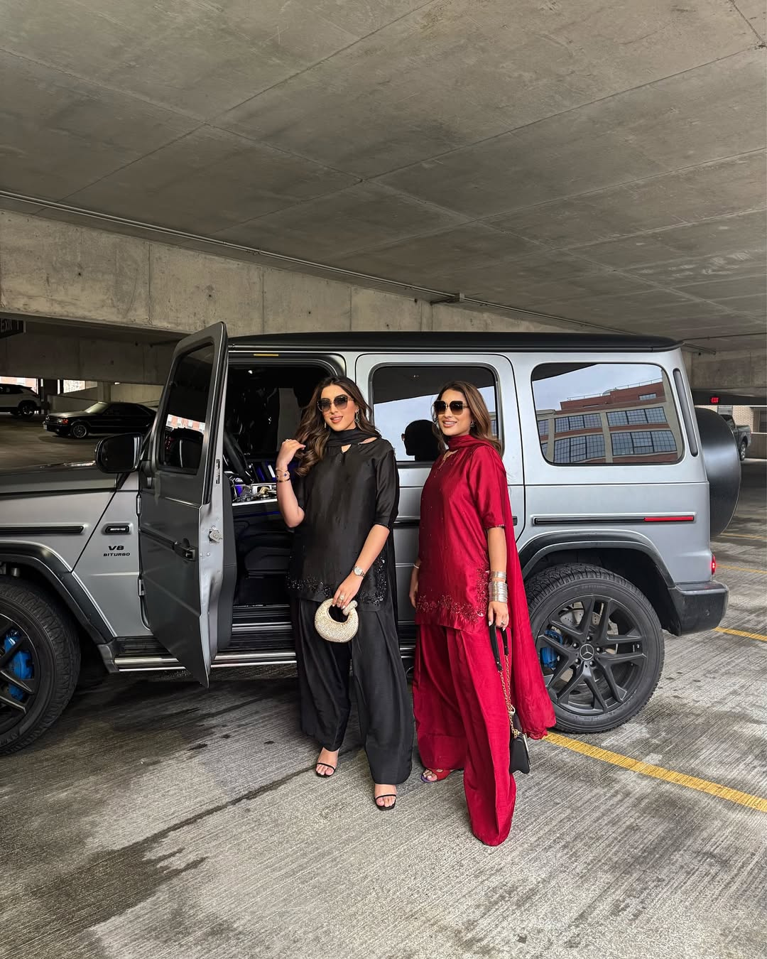 डिज़ाइनर पार्टी वियर लुक टॉप विद बॉटम और दुपट्टा