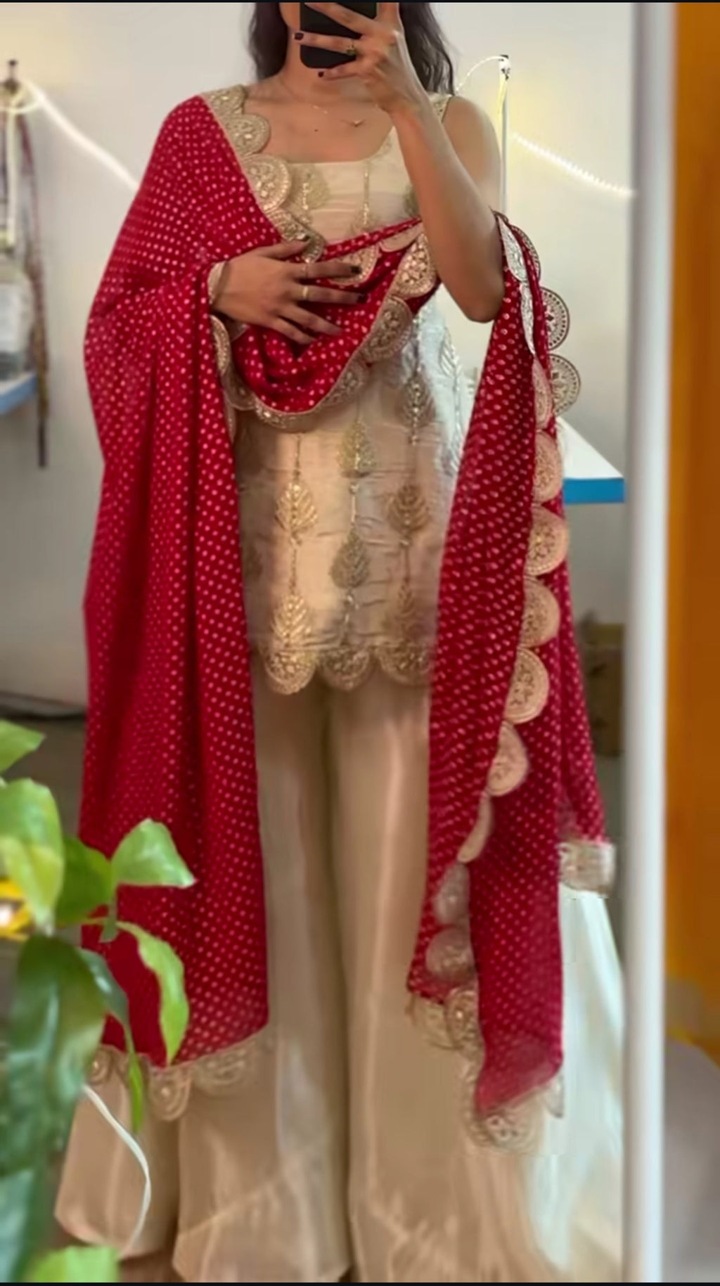 कढ़ाई कोडिंग अनुक्रम कार्य के साथ फैंसी सूट सेट