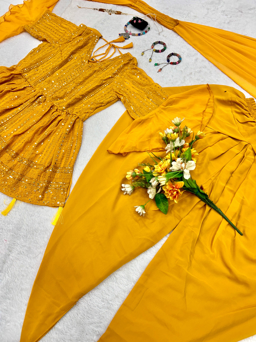 पार्टी वियर डिज़ाइनर टॉप-बॉटम और फैंसी दुपट्टा