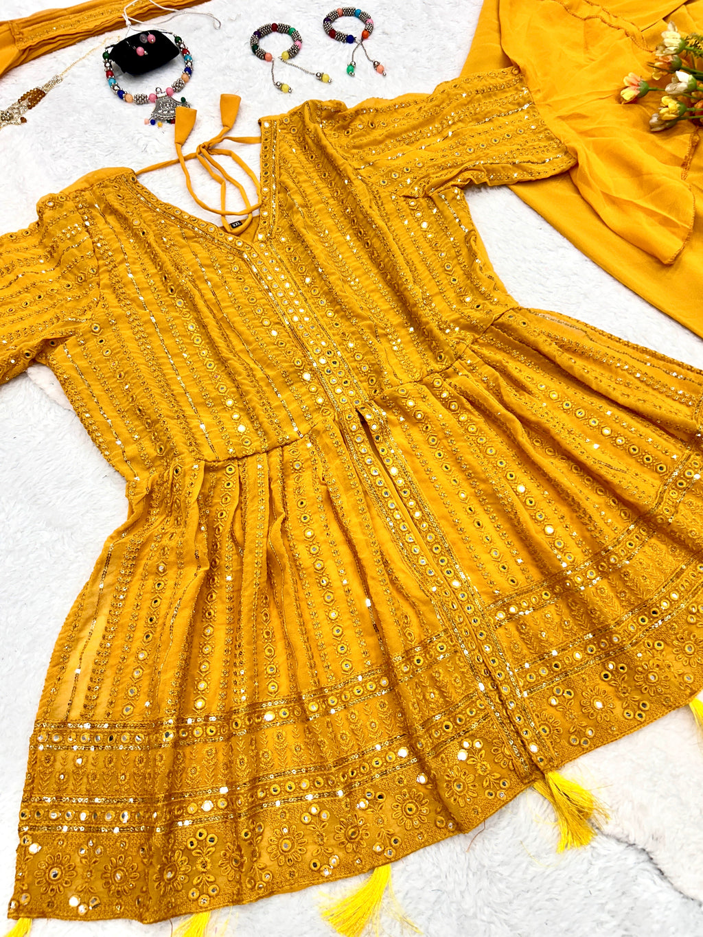 पार्टी वियर डिज़ाइनर टॉप-बॉटम और फैंसी दुपट्टा