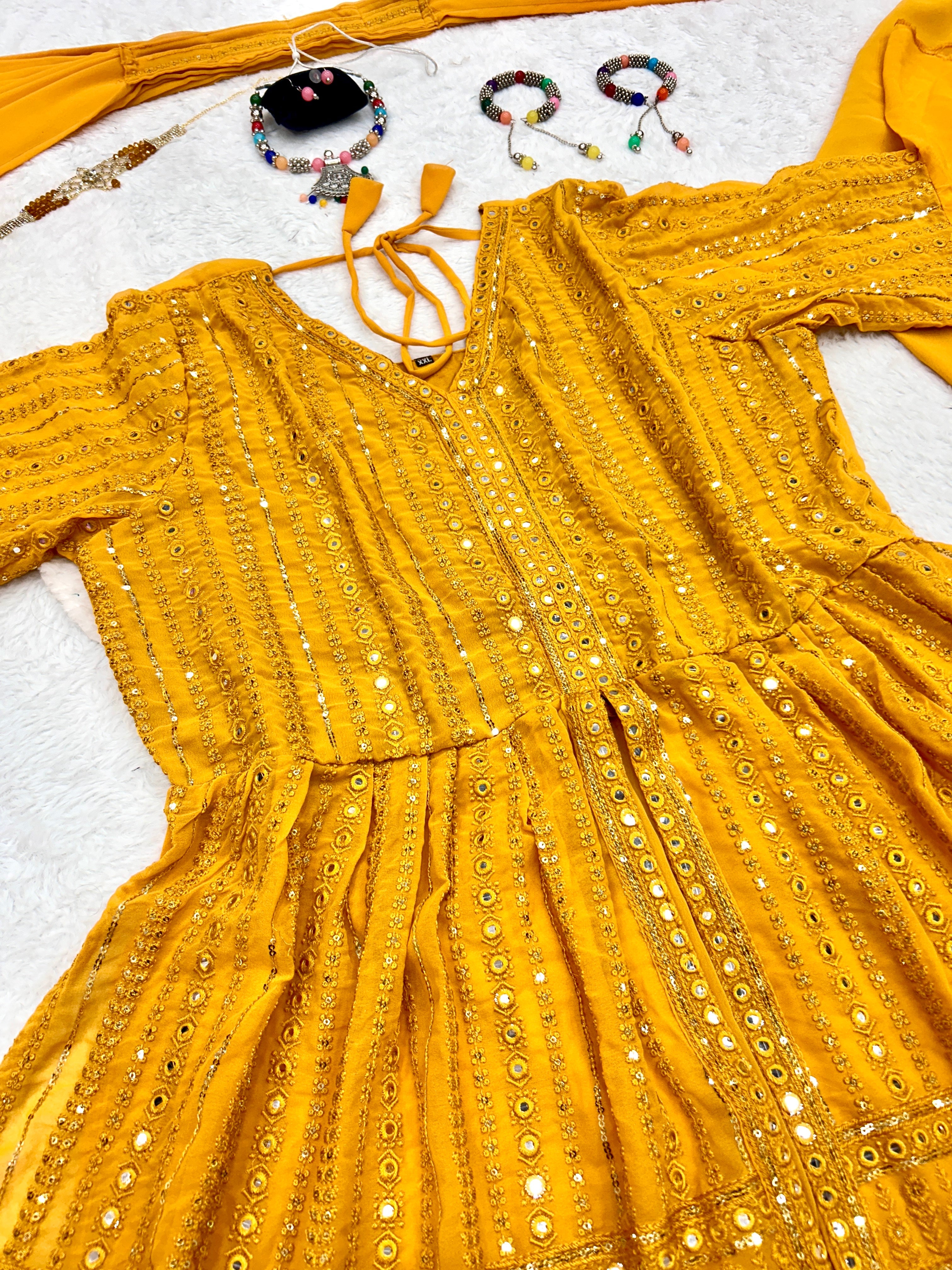 पार्टी वियर डिज़ाइनर टॉप-बॉटम और फैंसी दुपट्टा