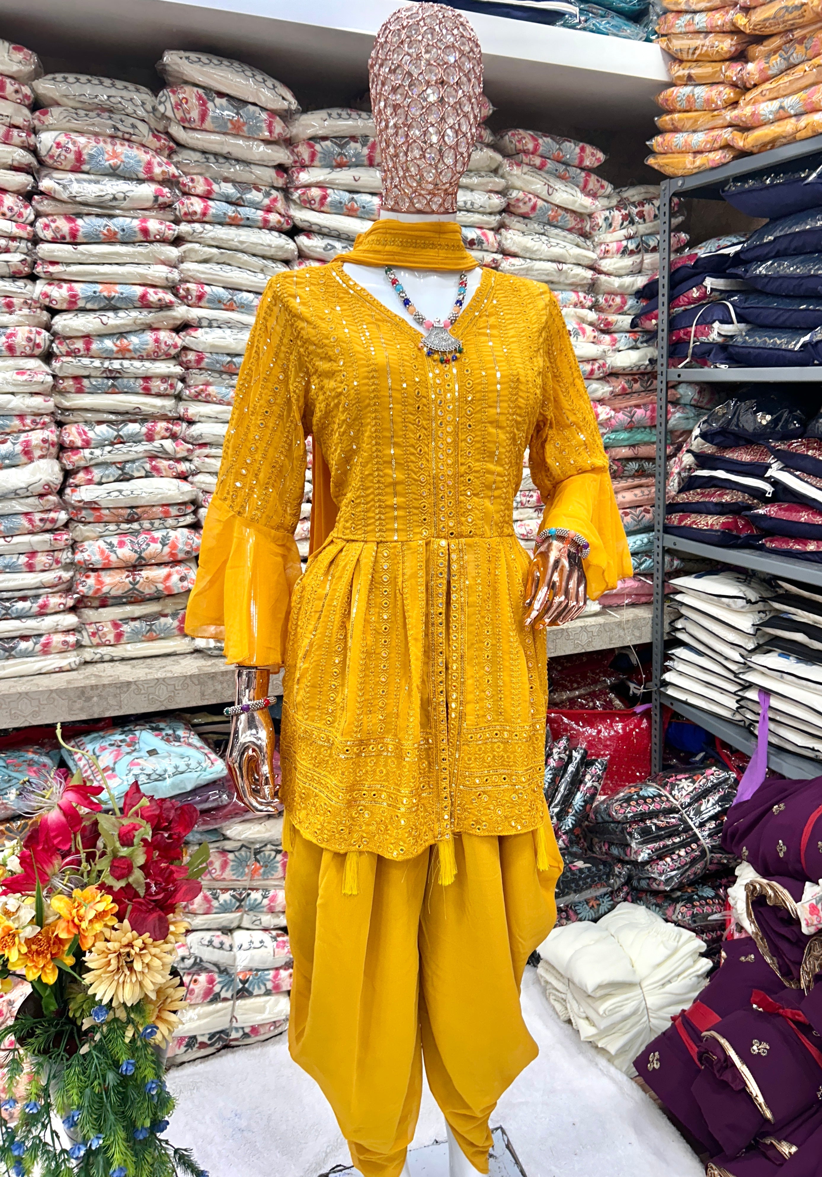 पार्टी वियर डिज़ाइनर टॉप-बॉटम और फैंसी दुपट्टा