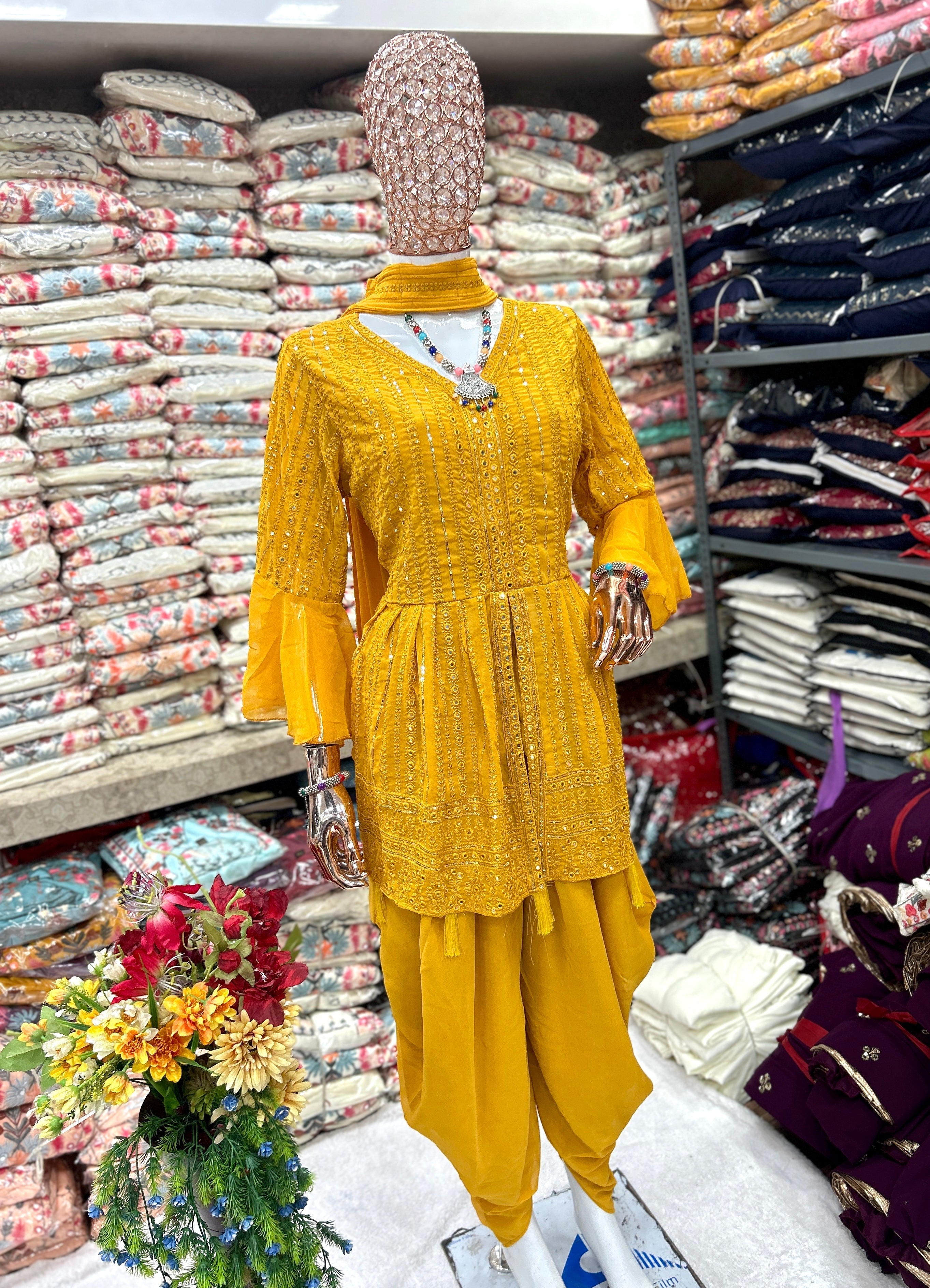 पार्टी वियर डिज़ाइनर टॉप-बॉटम और फैंसी दुपट्टा