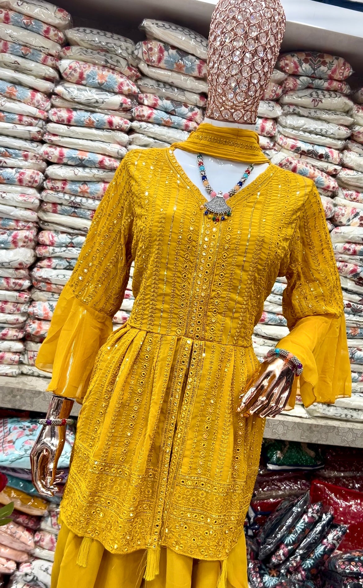 पार्टी वियर डिज़ाइनर टॉप-बॉटम और फैंसी दुपट्टा