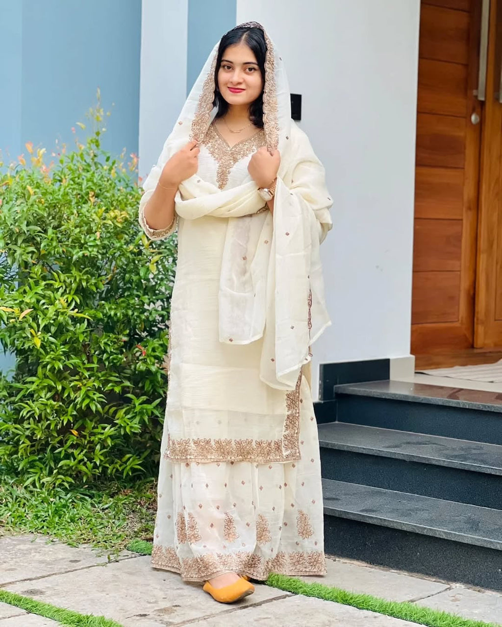 Party Wear Look Beautiful Top-Dupatta And Bottom