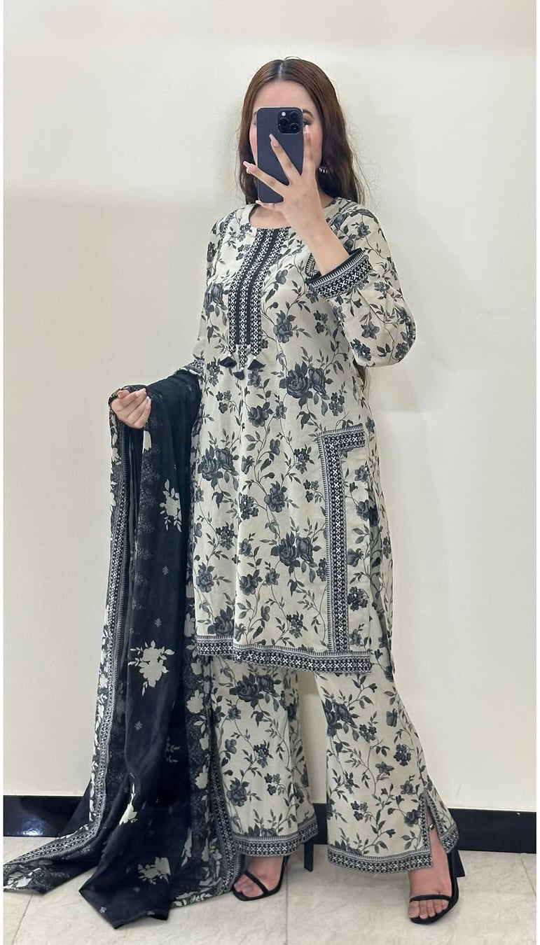 डिजिटल प्रिंट के साथ डिज़ाइनर पार्टी वियर लुक को-ऑर्ड्स सेट