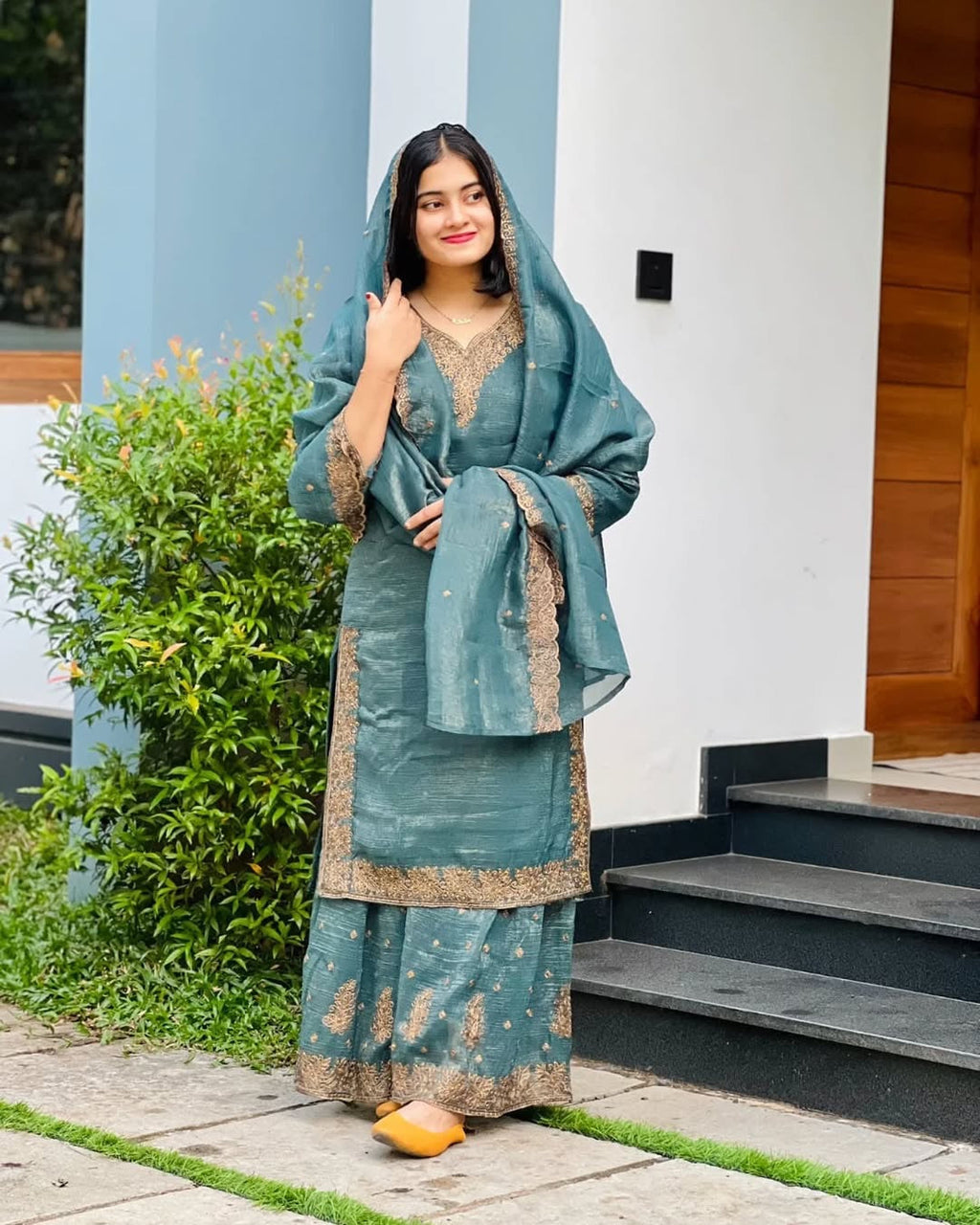 Party Wear Look Beautiful Top-Dupatta And Bottom
