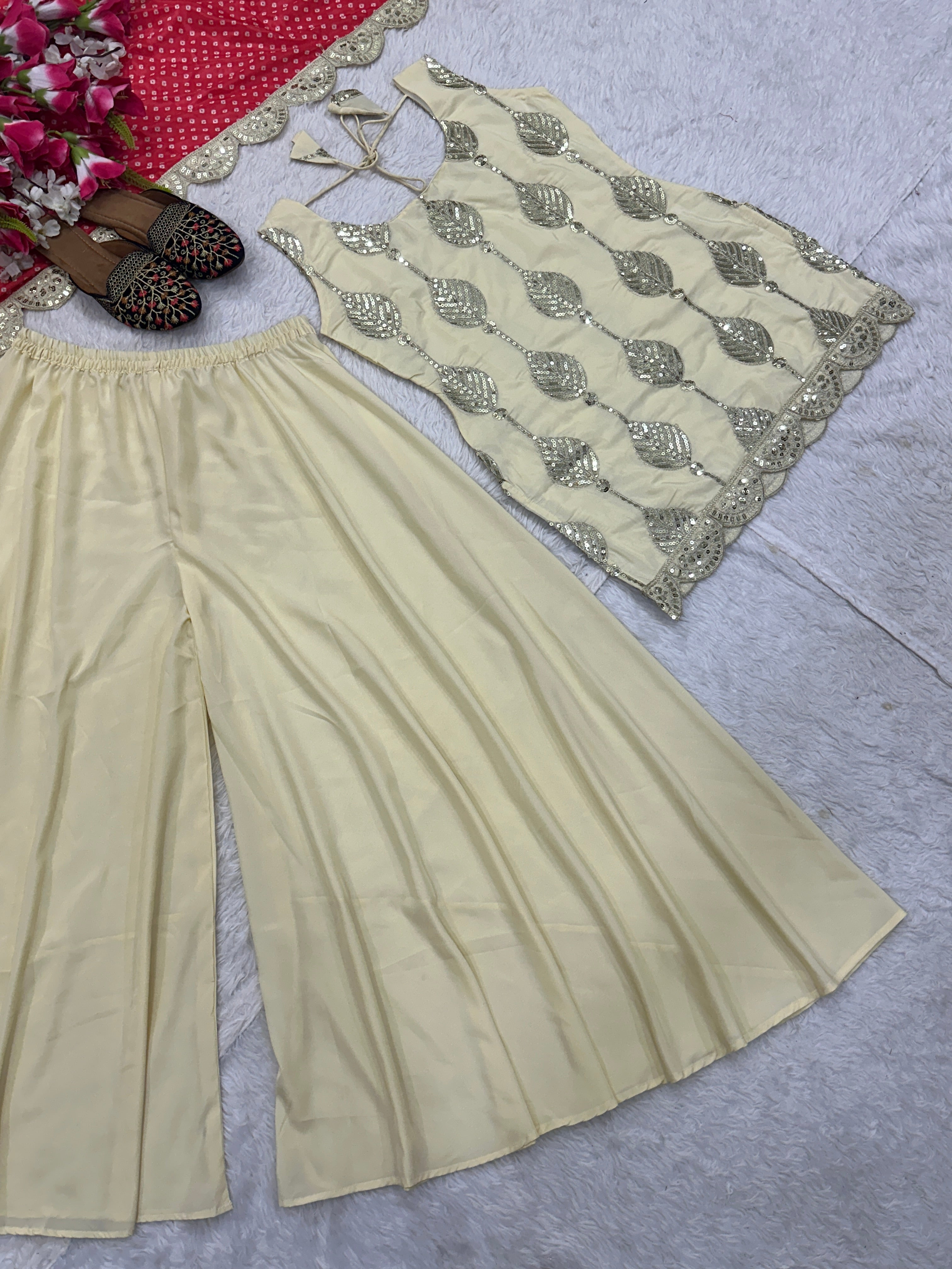 कढ़ाई कोडिंग अनुक्रम कार्य के साथ फैंसी सूट सेट