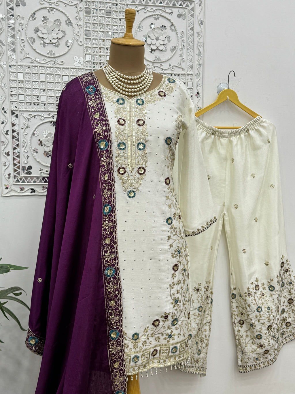 पार्टी वियर लुक डिज़ाइनर टॉप और बॉटम दुपट्टे के साथ