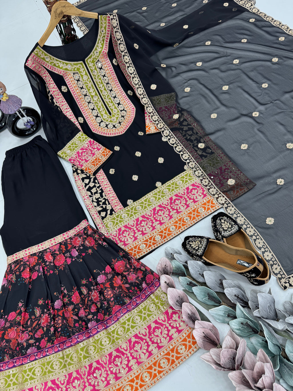 डिज़ाइनर पार्टी वियर टॉप प्लाज़ो और खूबसूरत दुपट्टा