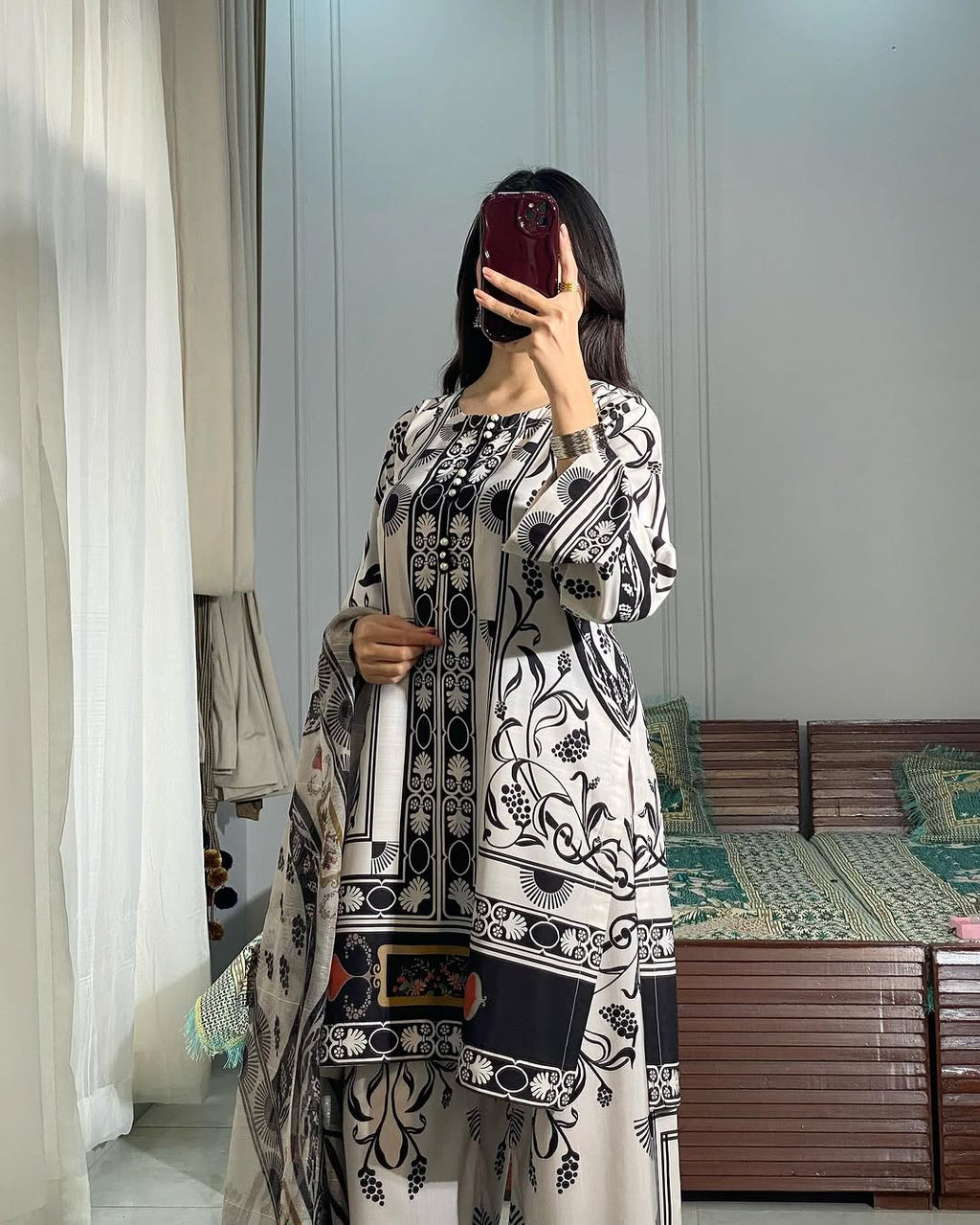 डिजिटल प्रिंट के साथ डिज़ाइनर पार्टी वियर लुक को-ऑर्ड्स सेट