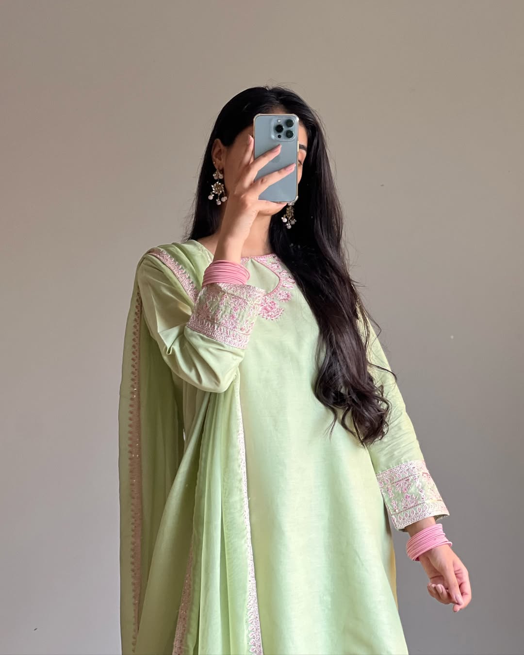 फर्शी सलवार के साथ डिज़ाइनर पार्टी वियर लुक टॉप