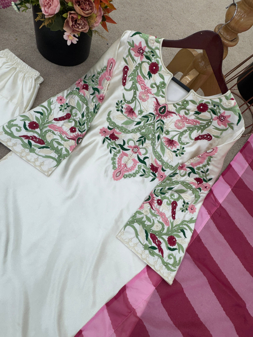 डिज़ाइनर पार्टी वियर टॉप-बॉटम और खूबसूरत दुपट्टा