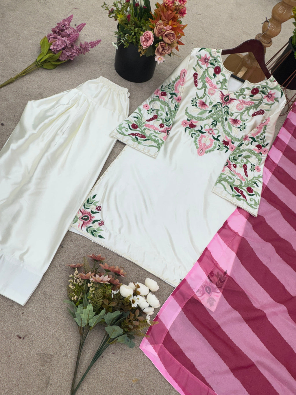 डिज़ाइनर पार्टी वियर टॉप-बॉटम और खूबसूरत दुपट्टा