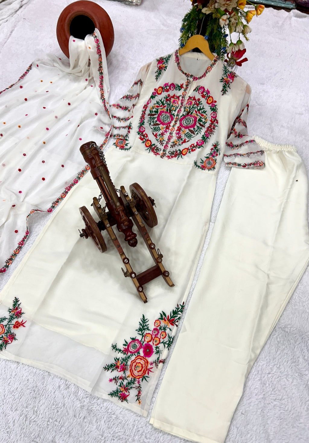 पार्टी वियर डिज़ाइनर टॉप-बॉटम और दुपट्टा