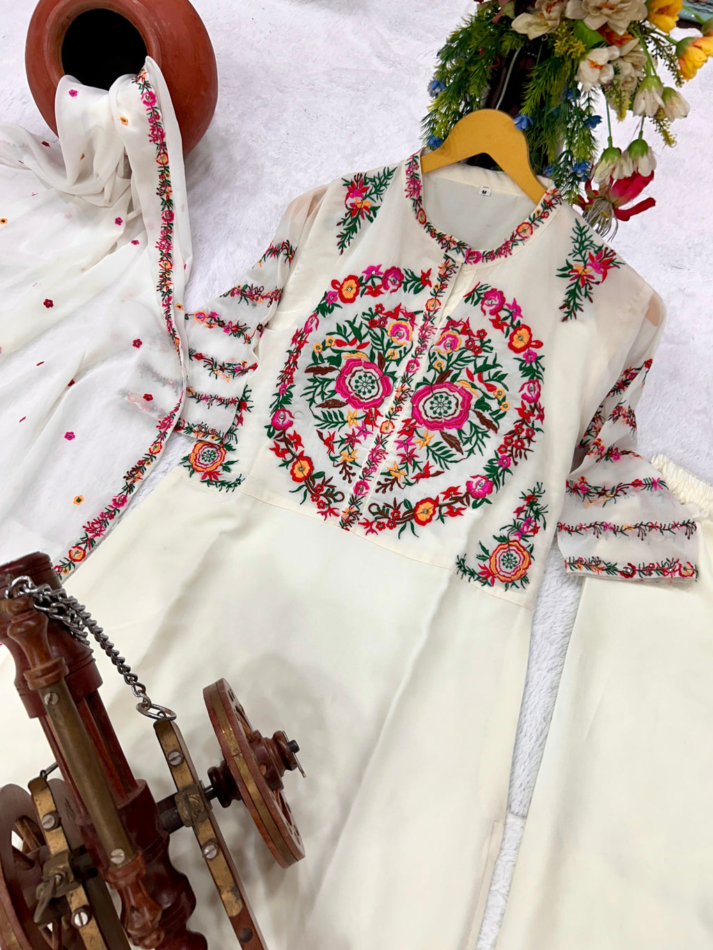 पार्टी वियर डिज़ाइनर टॉप-बॉटम और दुपट्टा