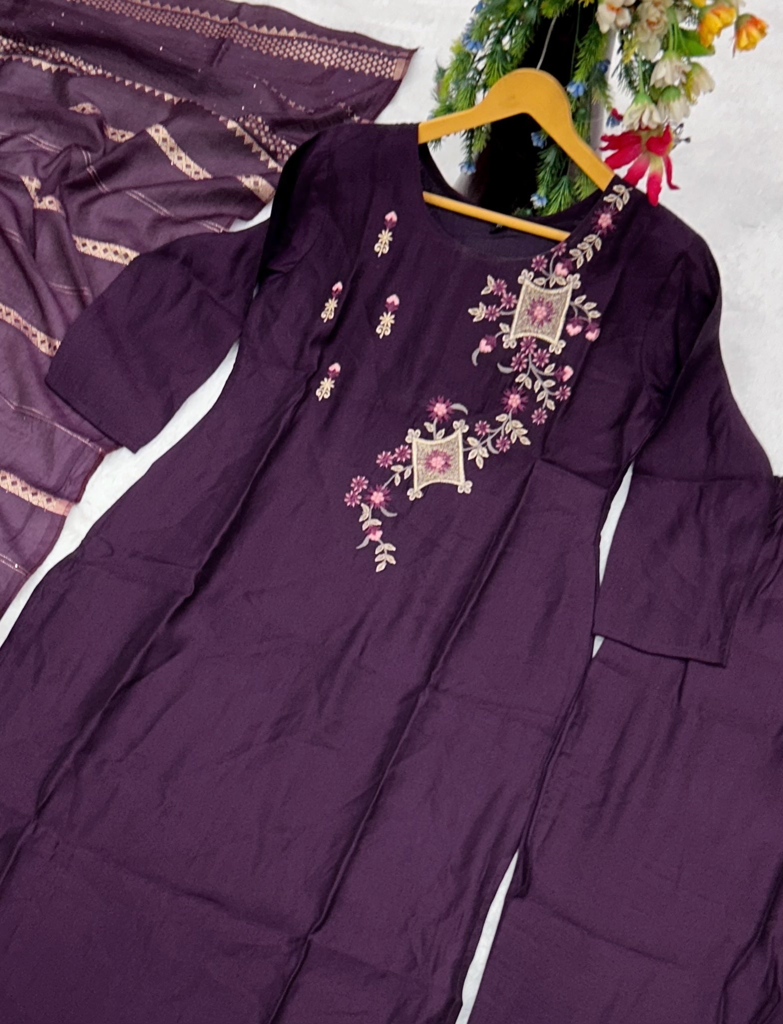 पार्टी वियर डिज़ाइनर टॉप-बॉटम और खूबसूरत दुपट्टा