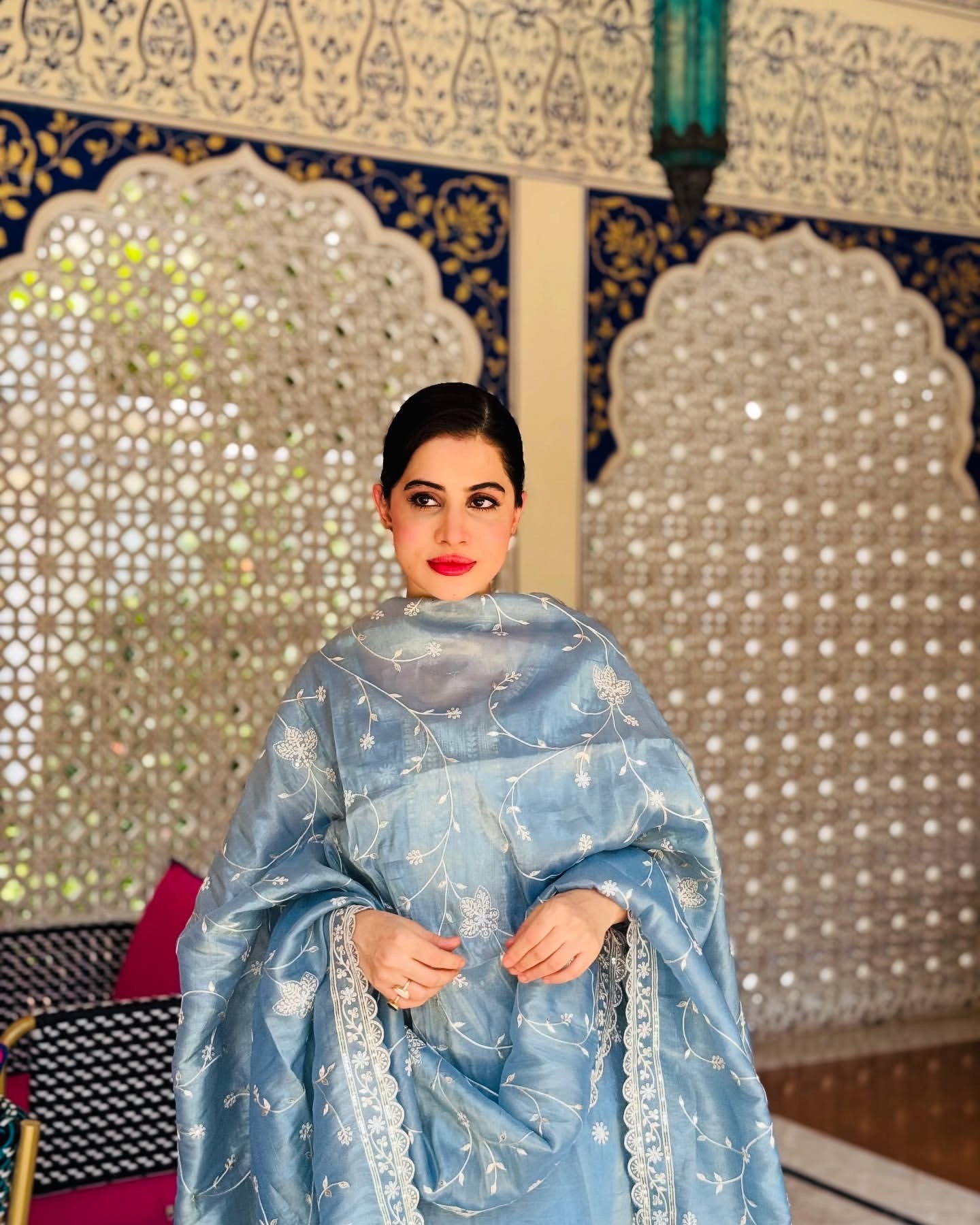 डिज़ाइनर पार्टी वियर टॉप, पैंट और खूबसूरत दुपट्टा