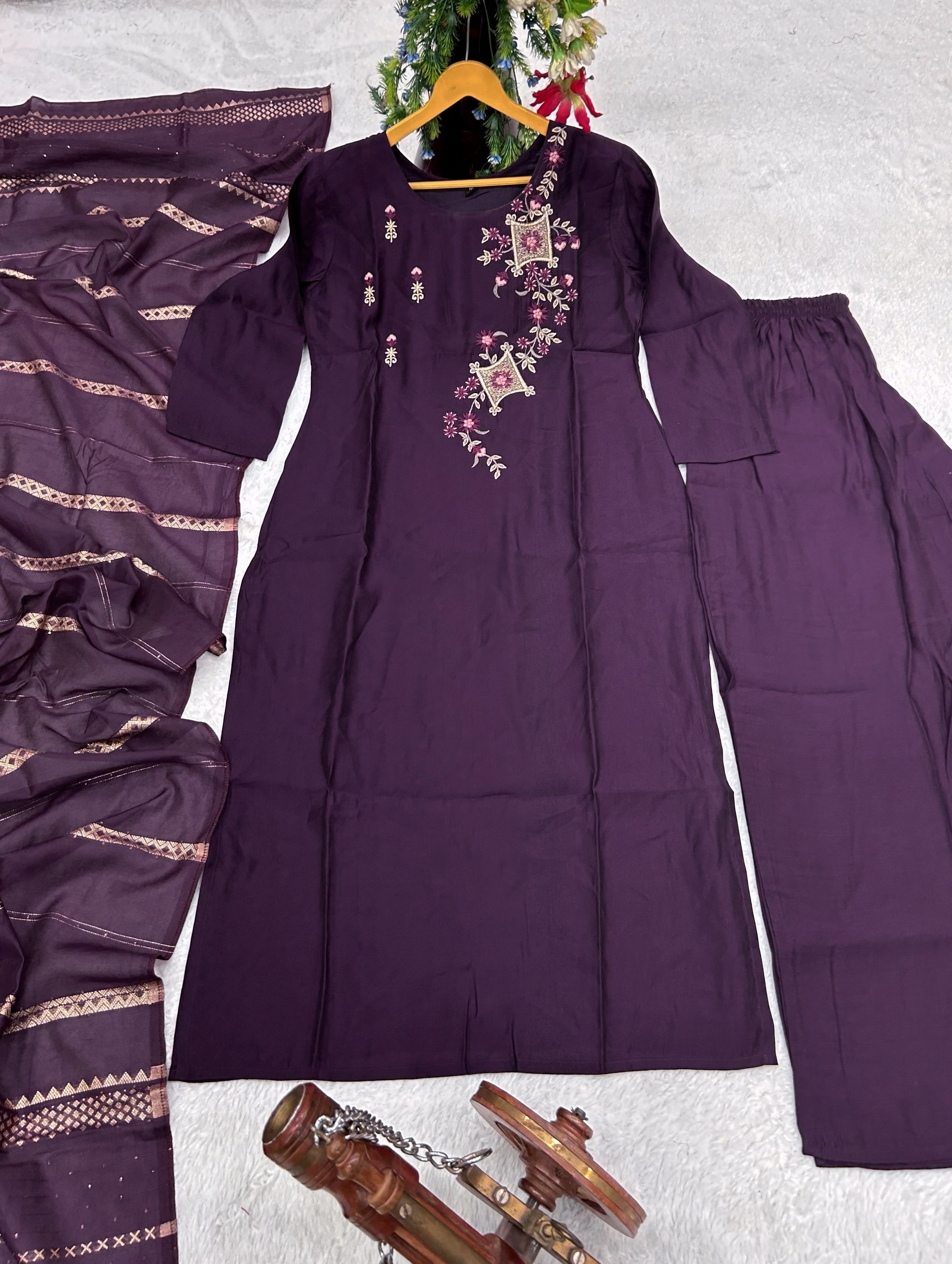 पार्टी वियर डिज़ाइनर टॉप-बॉटम और खूबसूरत दुपट्टा