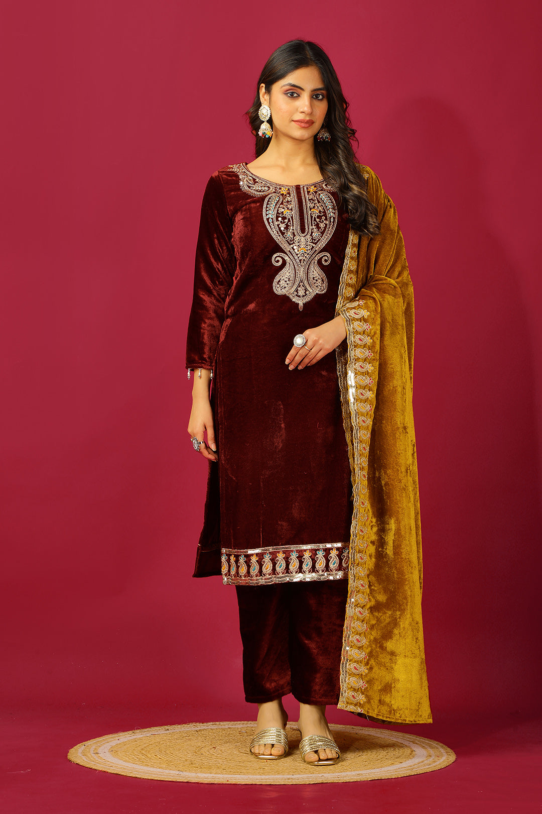 डिज़ाइनर पार्टी वियर लुक टॉप-दुपट्टा और पूरी तरह से सिला हुआ बॉटम