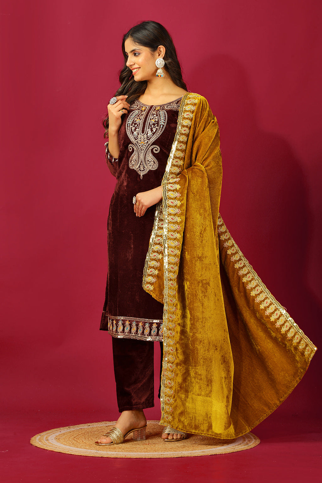 डिज़ाइनर पार्टी वियर लुक टॉप-दुपट्टा और पूरी तरह से सिला हुआ बॉटम