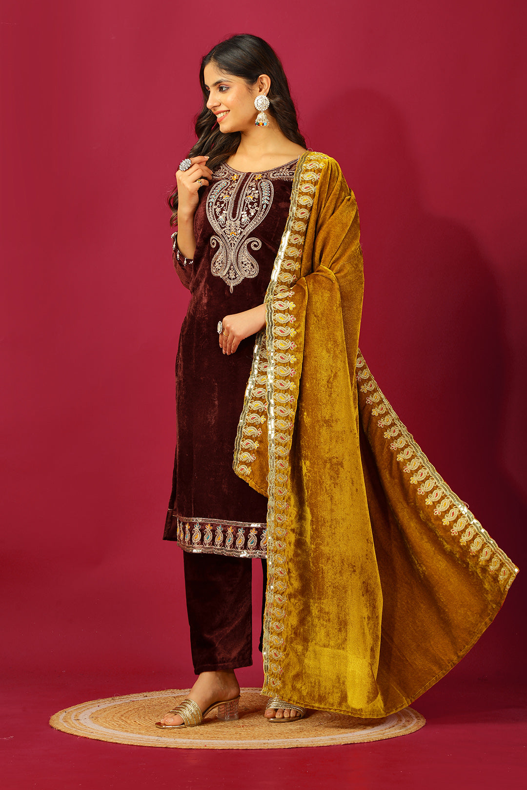 डिज़ाइनर पार्टी वियर लुक टॉप-दुपट्टा और पूरी तरह से सिला हुआ बॉटम