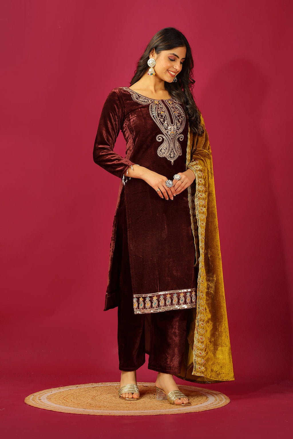 डिज़ाइनर पार्टी वियर लुक टॉप-दुपट्टा और पूरी तरह से सिला हुआ बॉटम