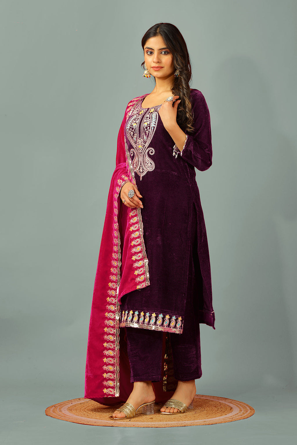 डिज़ाइनर पार्टी वियर लुक टॉप-दुपट्टा और पूरी तरह से सिला हुआ बॉटम