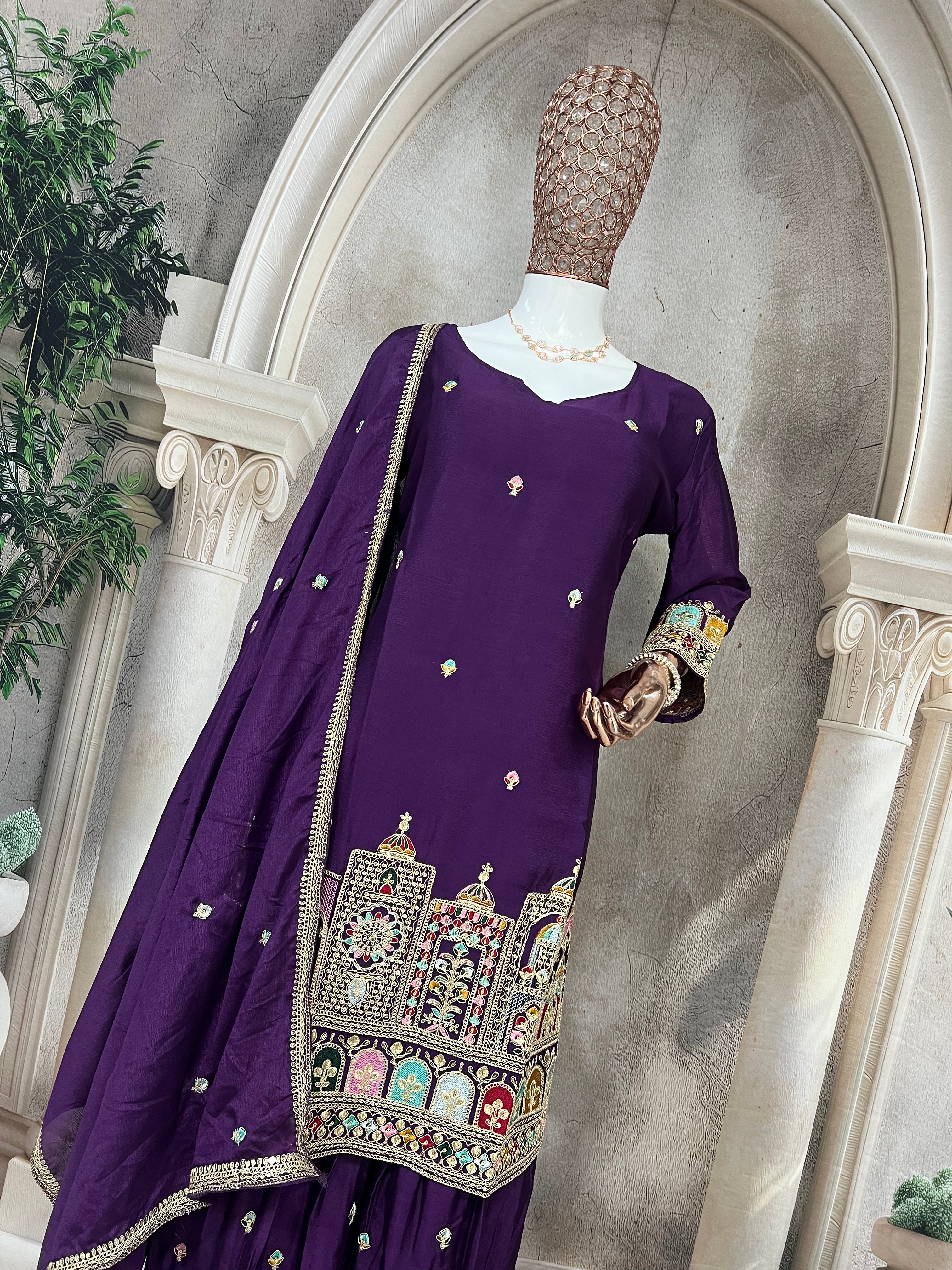 मल्टी नीडल सेक्विन कढ़ाई वर्क के साथ पार्टी वियर सूट सेट