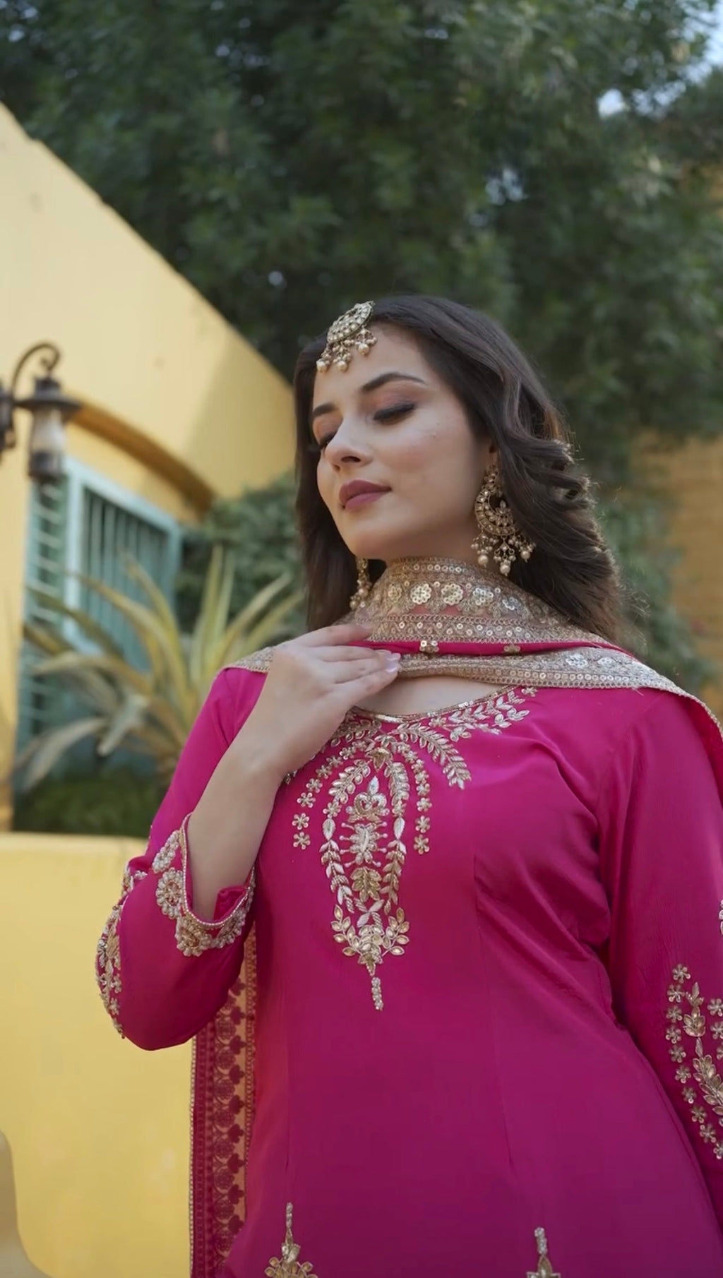 पार्टी वियर डिज़ाइनर टॉप और बॉटम दुपट्टे के साथ